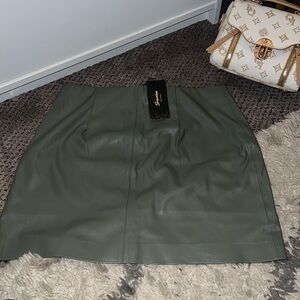BNWT Olive green PU mini skirt w/elastic waist